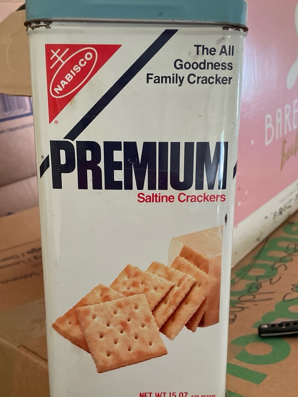 Premium Saltine Crackers Tin – White and Light Blue
